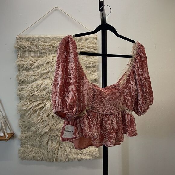 🆕 Free People Yours Truly Velvet Top NWTS! Pink Velvet & Ivory lace - Picture 7 of 12